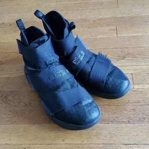 Nike LEBRON SOLDIER 10 'BLACK SPACE Men's Size 12